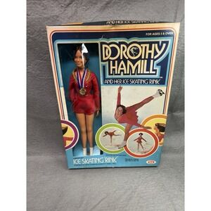VINTAGE DOROTHY HAMMIL DOLL AND HER SKATING RINK NOS ORIGINAL BOX 1977 IDEAL